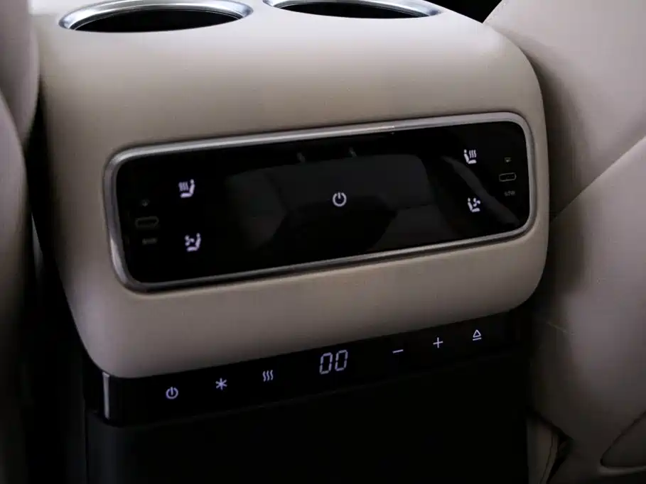 Li Auto Li MEGA — миниатюра 17