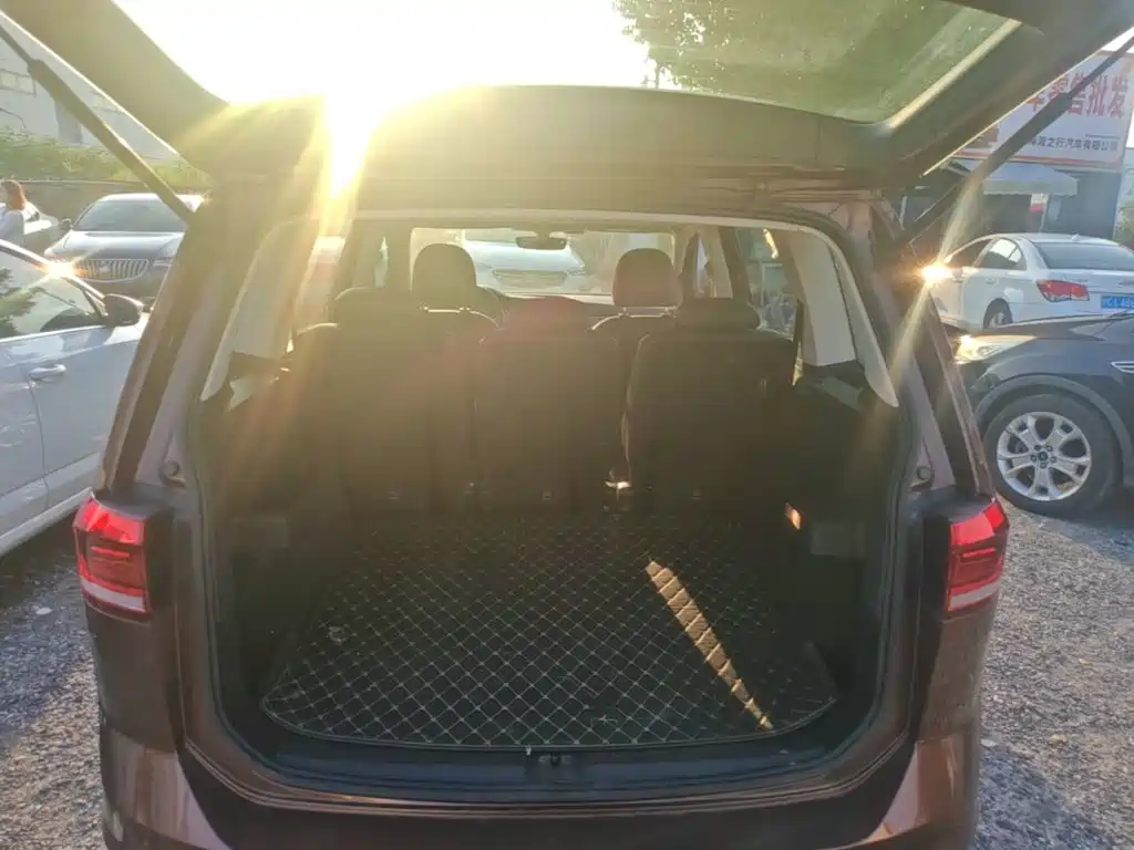 Volkswagen Touran — миниатюра 15