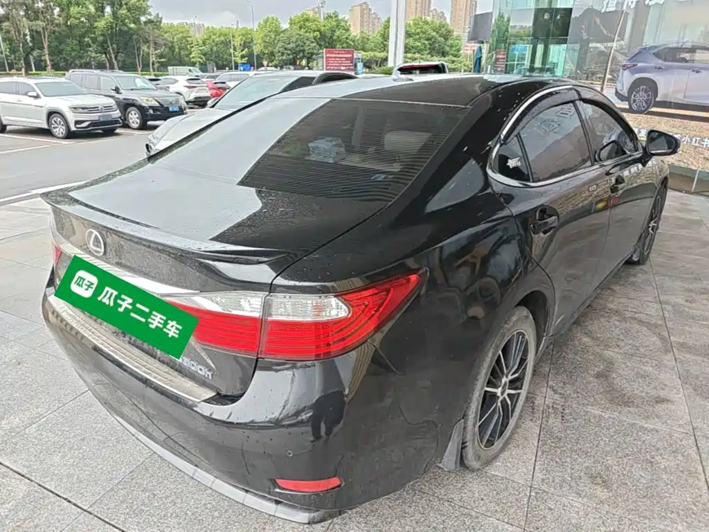 Lexus ES — миниатюра 7