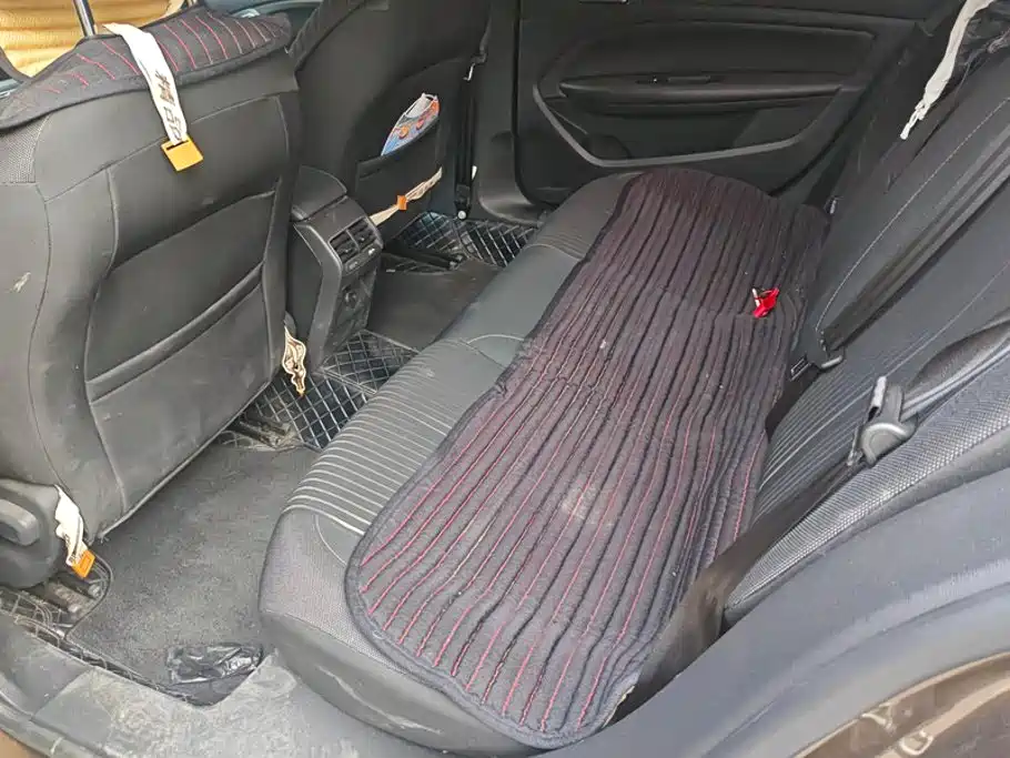 Peugeot 408 — миниатюра 11