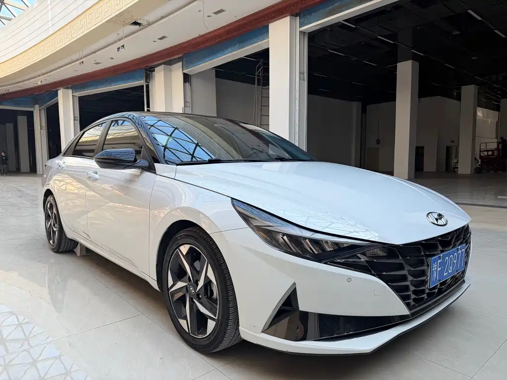 Hyundai Elantra — миниатюра 3