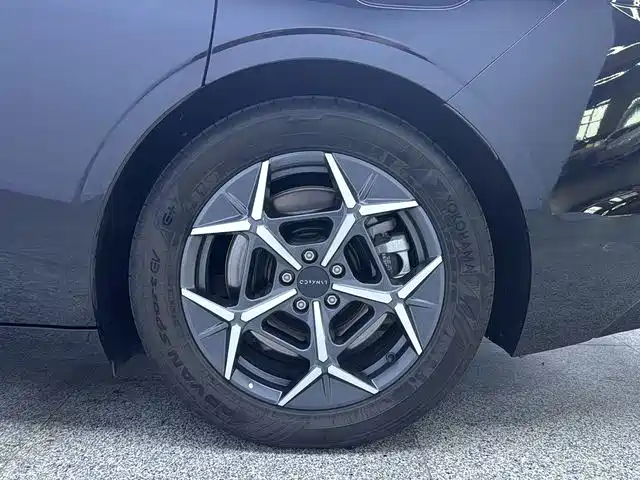 Lynk & Co Z10 — миниатюра 12