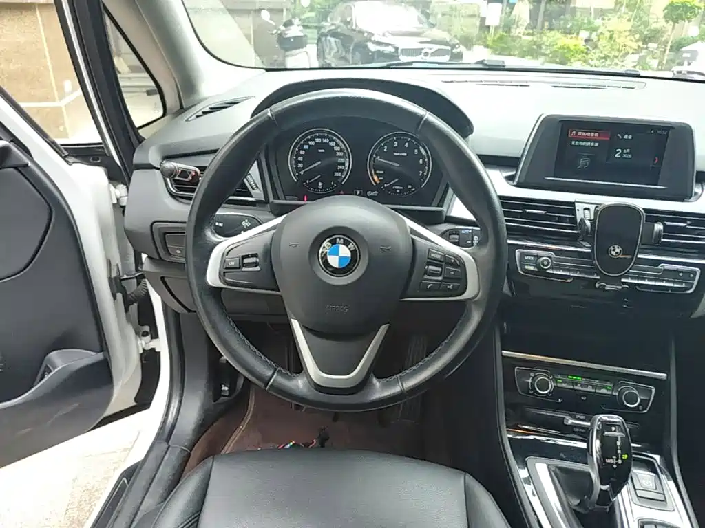 BMW 2 Series Gran Tourer — миниатюра 11