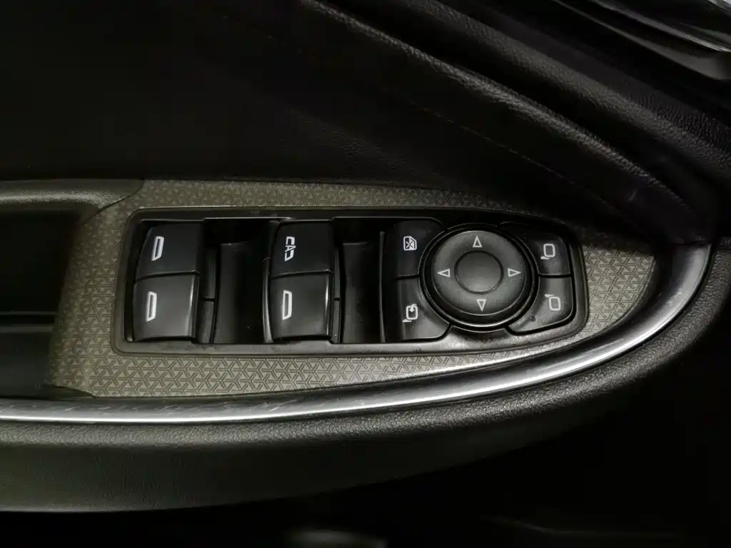 Chevrolet Malibu XL — миниатюра 9