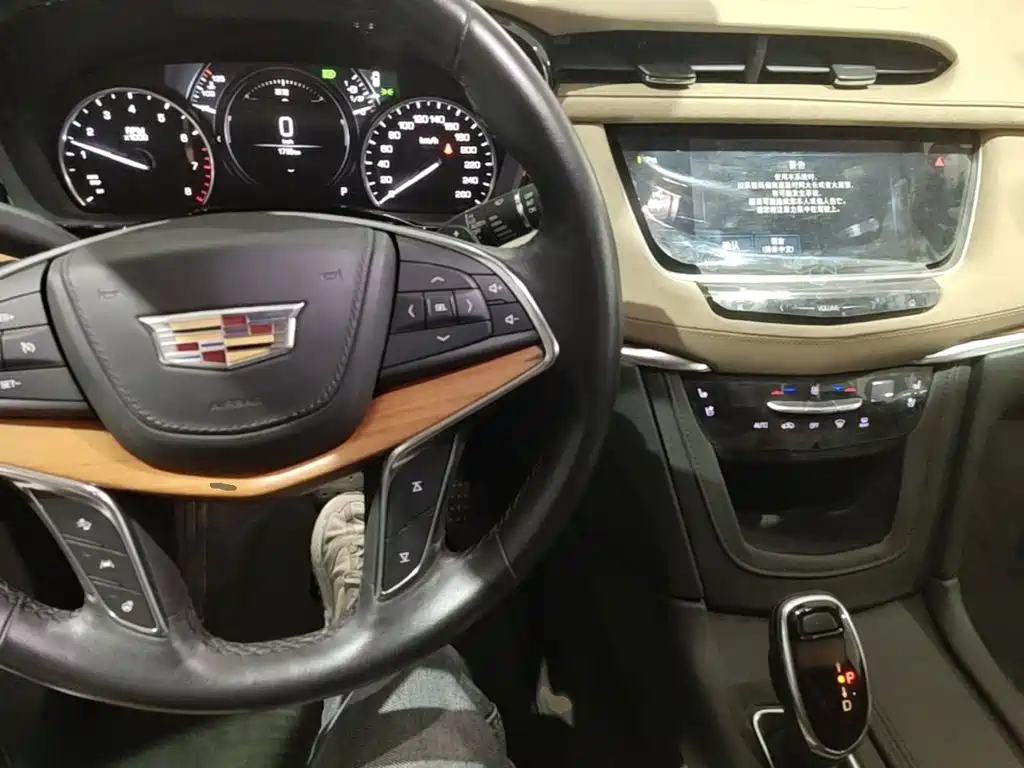 Cadillac XT5 — миниатюра 10