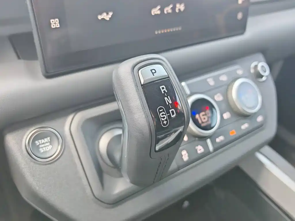 Land Rover Defender — миниатюра 5