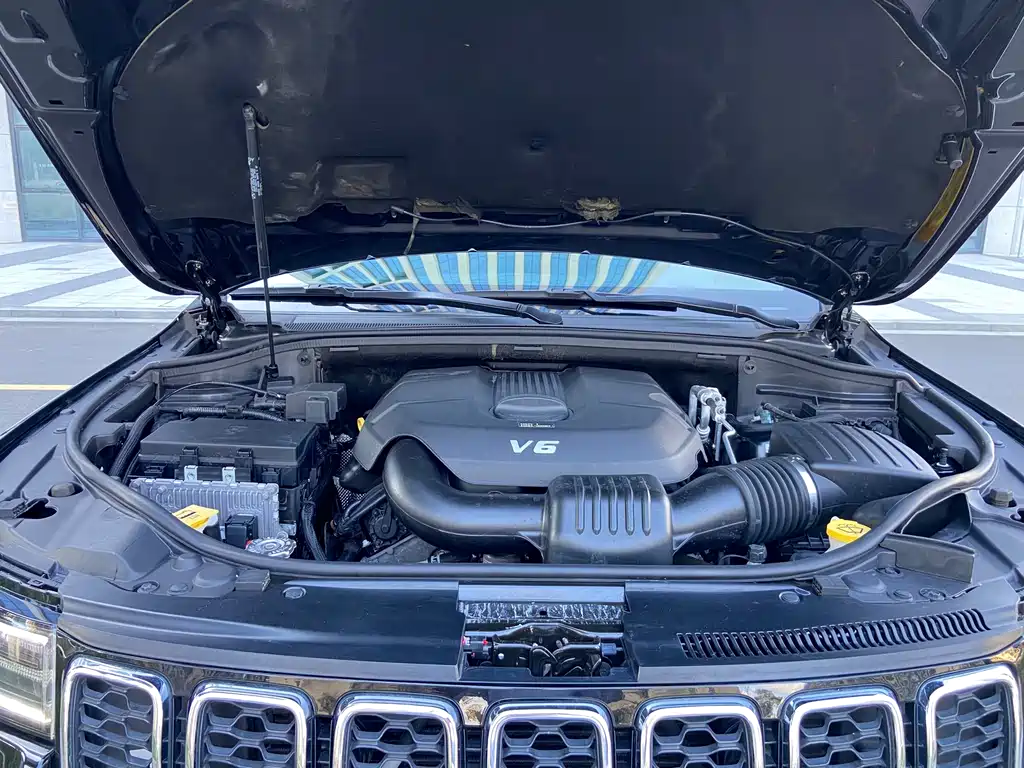Jeep Grand Cherokee (Import) — миниатюра 19