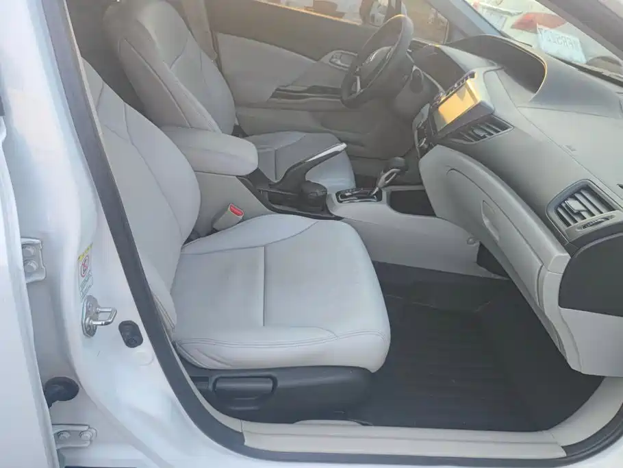 Honda Civic — миниатюра 8
