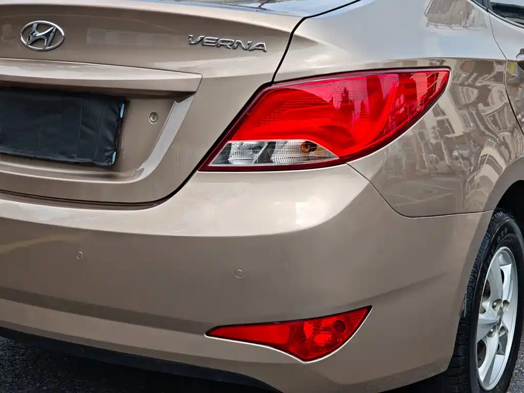Hyundai Verna — миниатюра 10