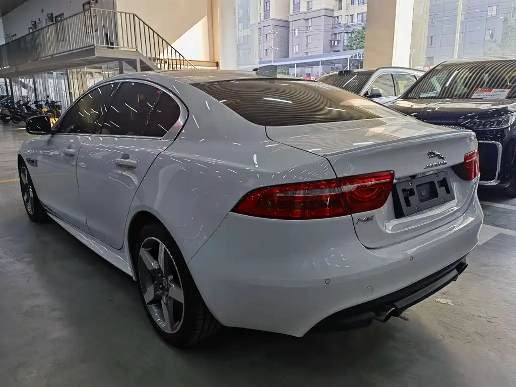 Jaguar XE — миниатюра 3