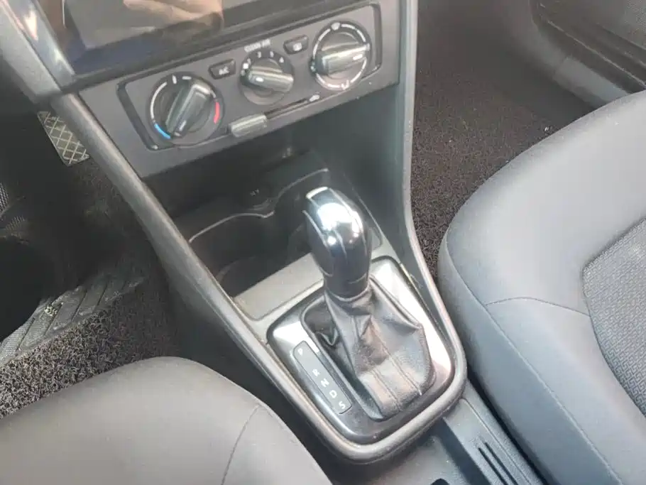 Volkswagen Santana — миниатюра 16