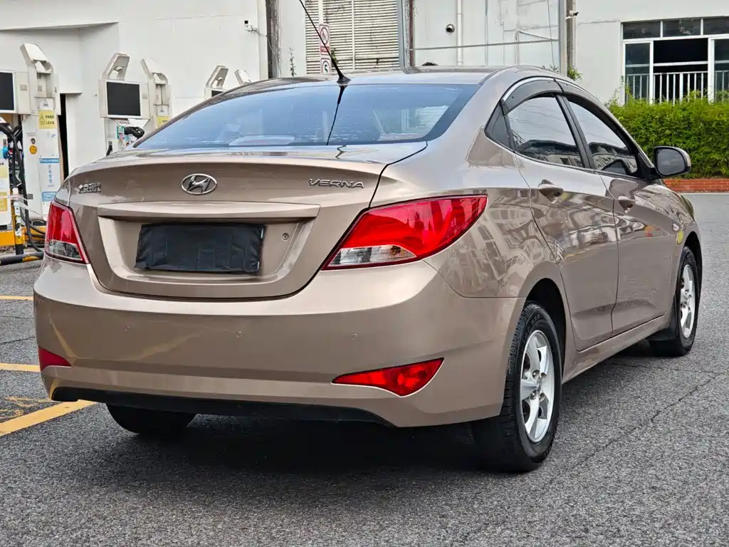 Hyundai Verna — миниатюра 5