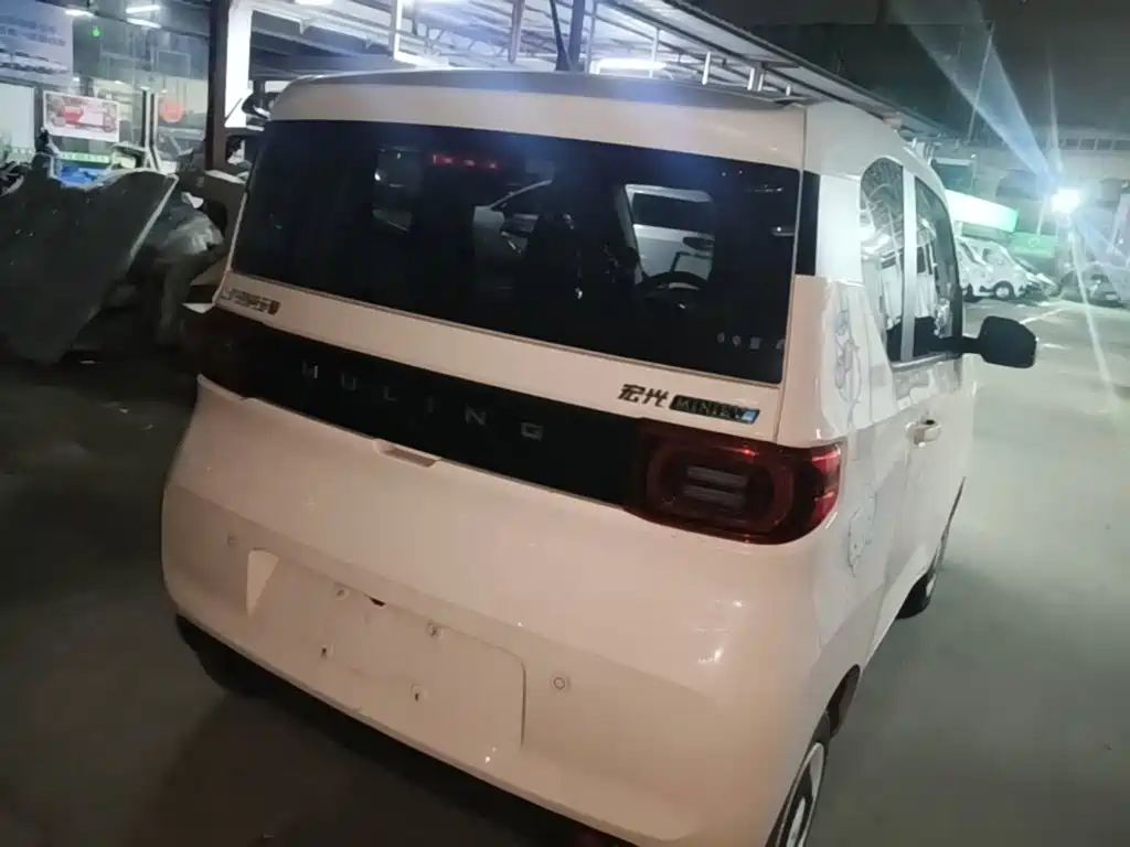 Wuling MINIEV — миниатюра 7