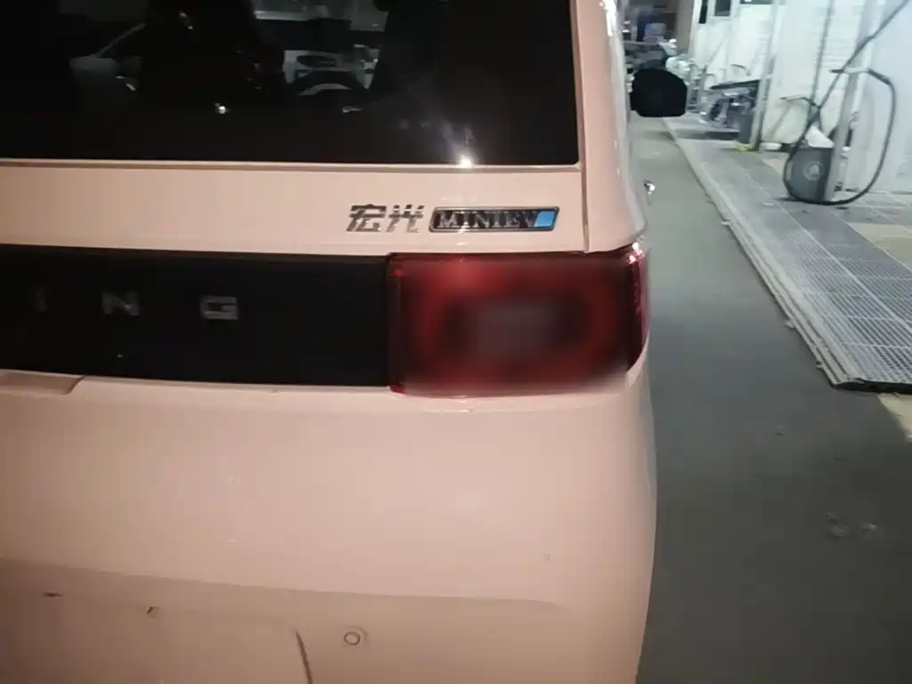 Wuling MINIEV — миниатюра 8