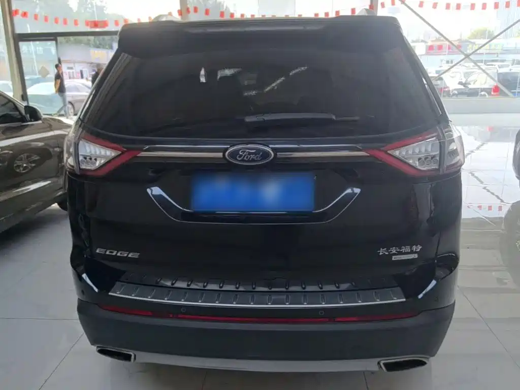 Ford Edge — миниатюра 6