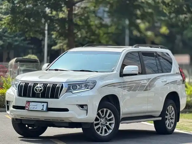 TOYOTA PRADO