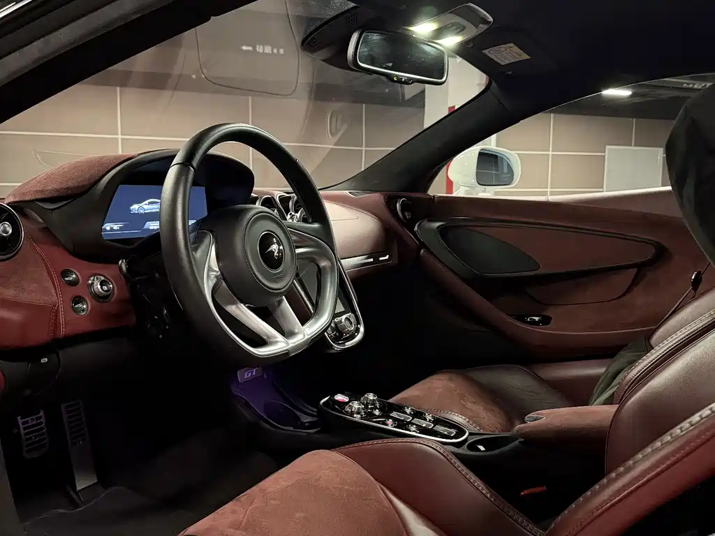 McLaren GT — миниатюра 6