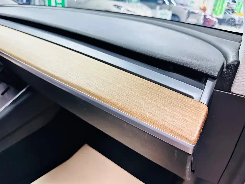 Tesla Model 3 — миниатюра 23