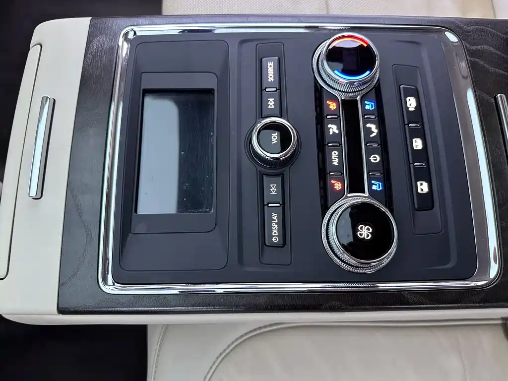 Lincoln Continental — миниатюра 12