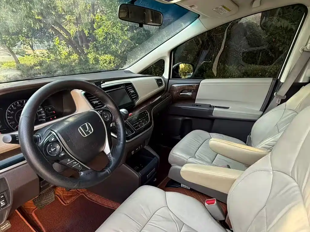 Honda Odyssey 2015 2.4L Luxury