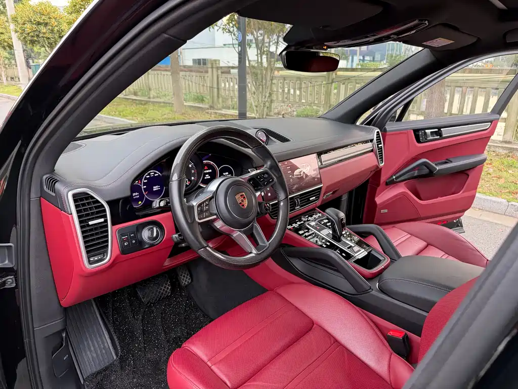 Porsche Cayenne — миниатюра 8