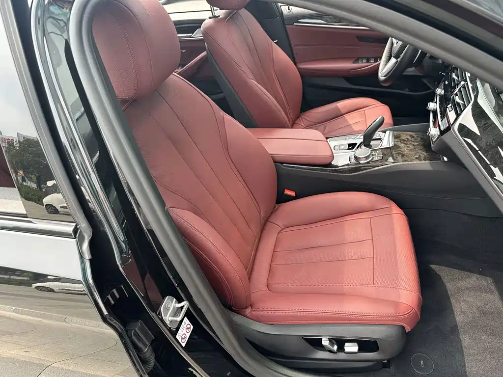 BMW 5 Series — миниатюра 32