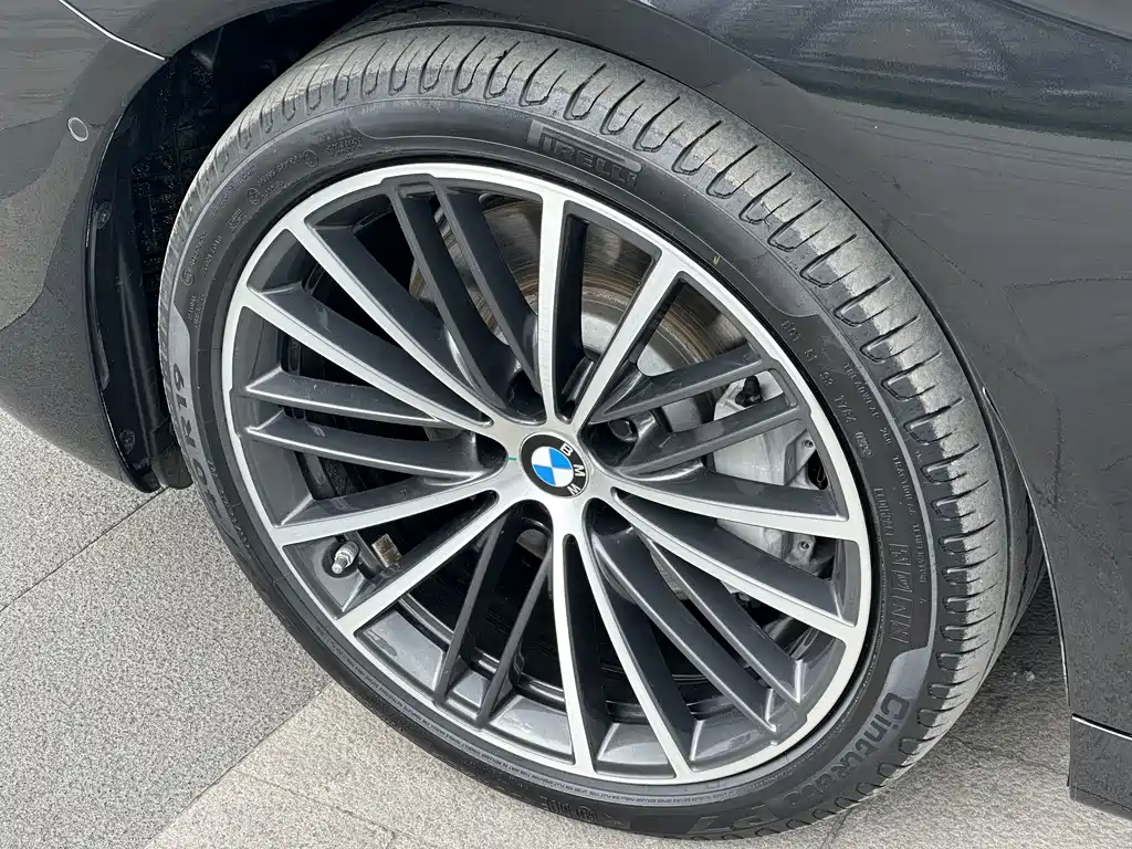 BMW 5 Series — миниатюра 28