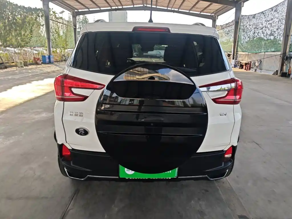 BYD Yuan EV — миниатюра 6