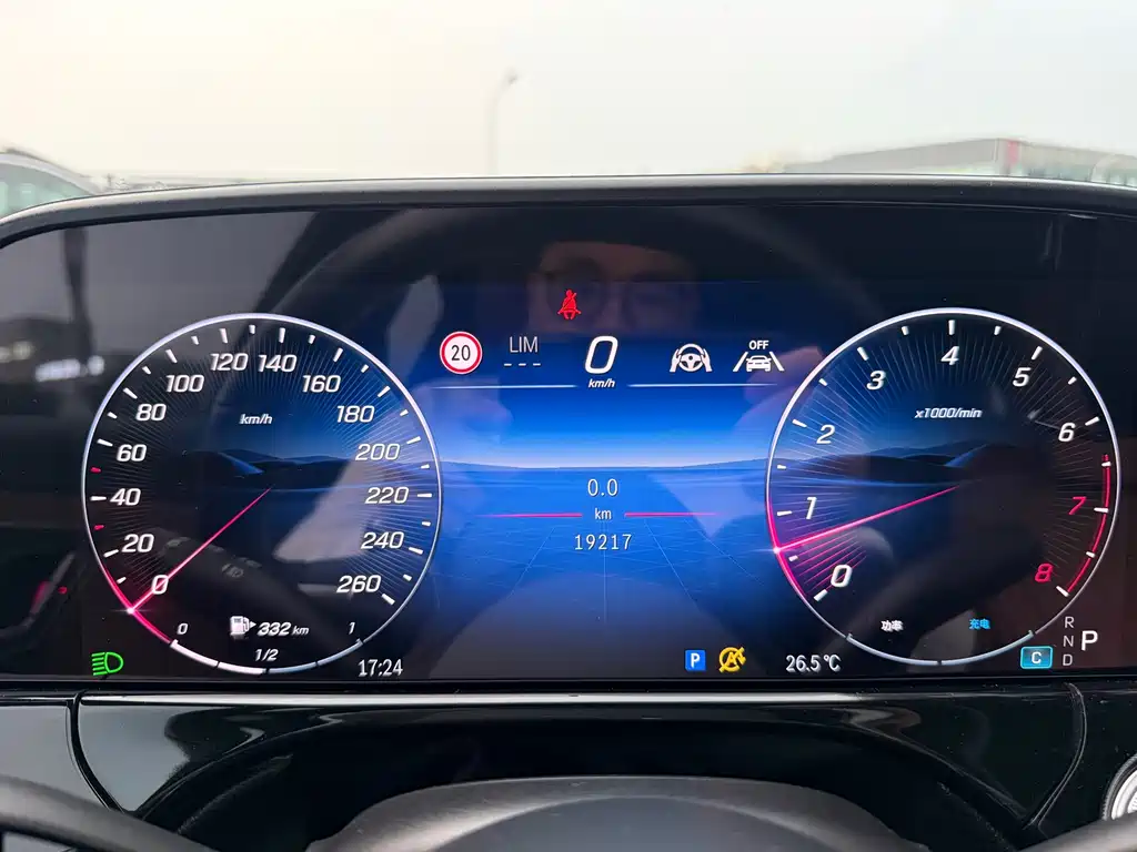 Mercedes-Benz E-Class — миниатюра 12
