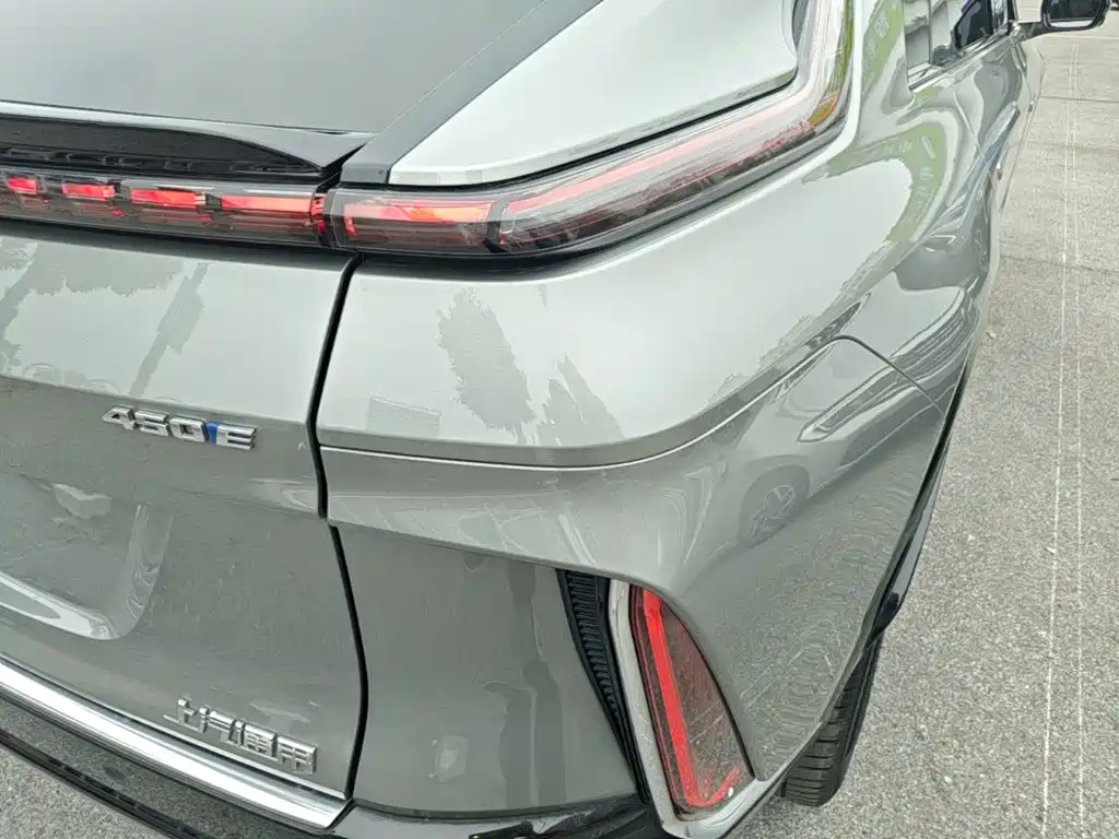 Cadillac Lyriq — миниатюра 8