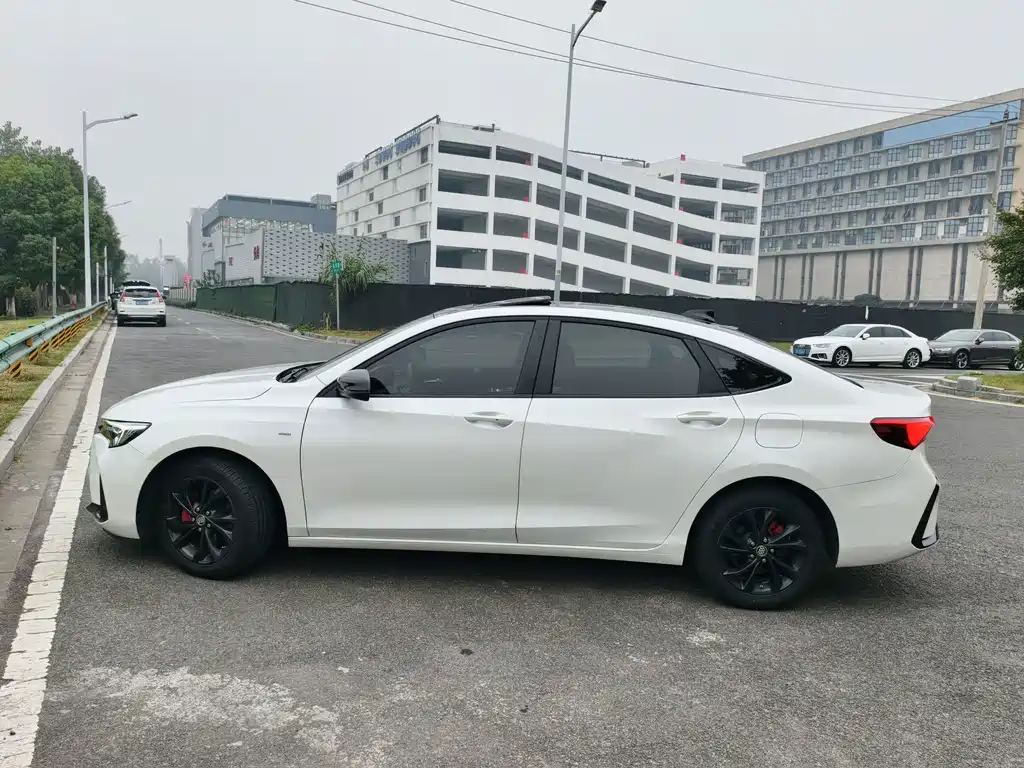 Buick Verano — миниатюра 7