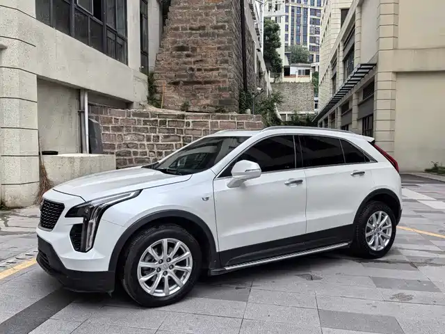 CADILLAC XT4 2021