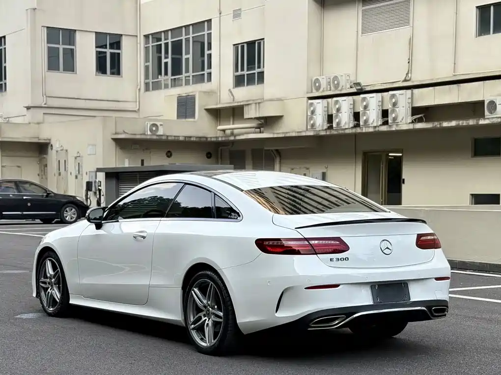 Mercedes-Benz E-Class (Import) — миниатюра 7