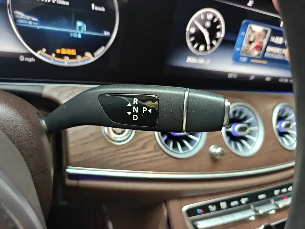 Mercedes-Benz E-Class — миниатюра 15