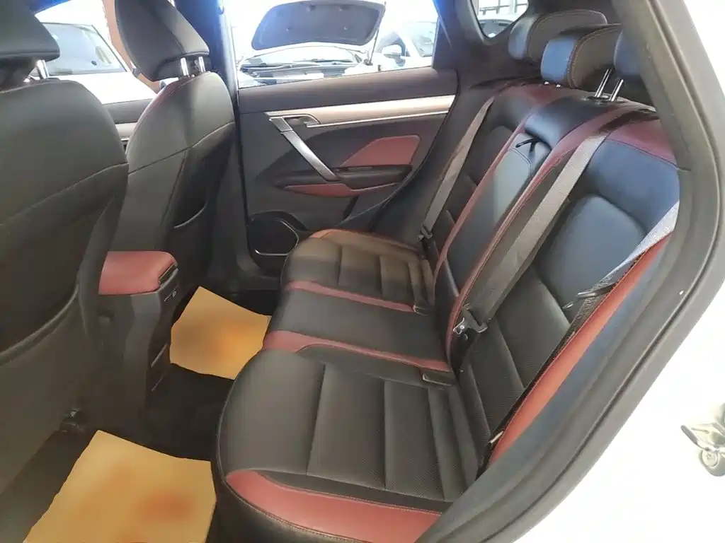 Geely Binyue — миниатюра 17