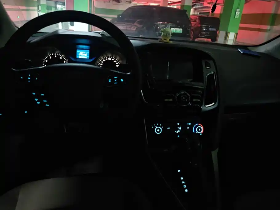 Ford Focus — миниатюра 12