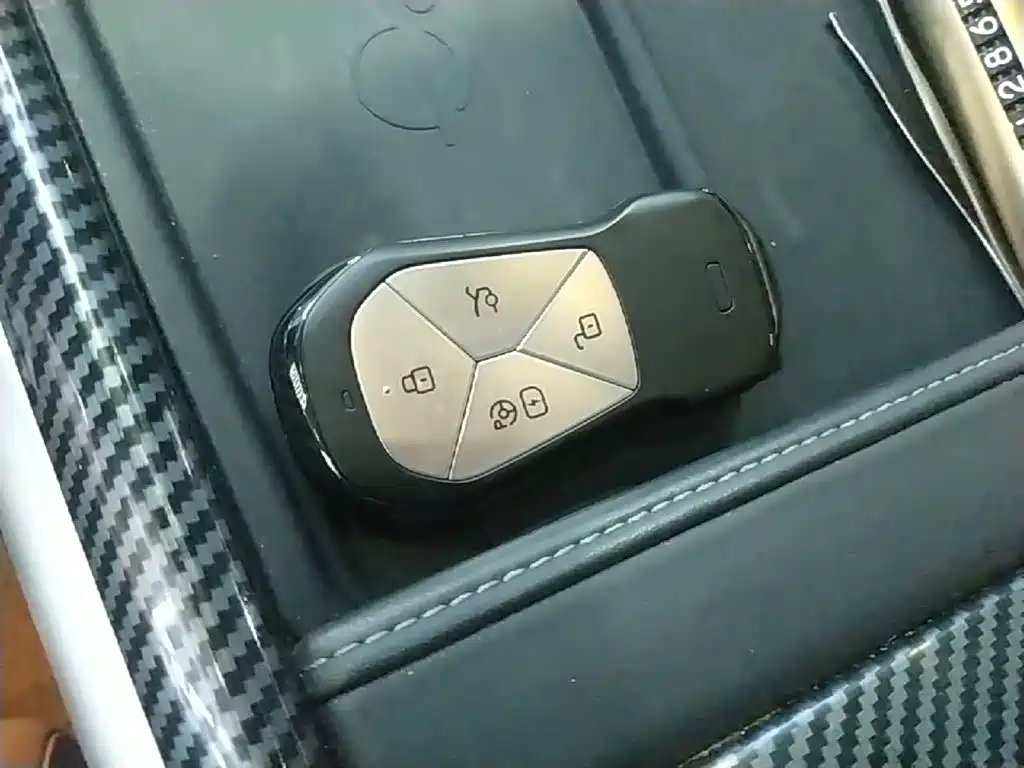 XPeng G9 — миниатюра 9