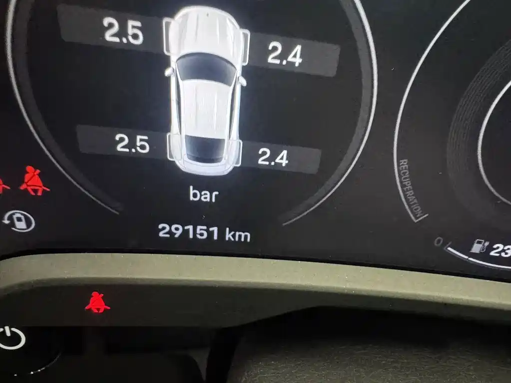 Porsche Taycan — миниатюра 4