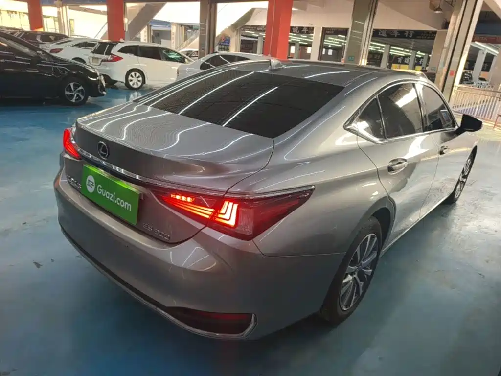 Lexus ES — миниатюра 7