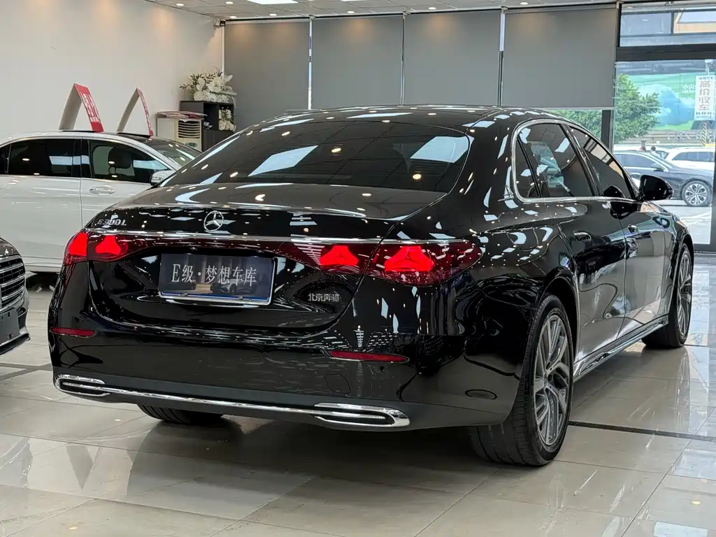 Mercedes-Benz E-Class — миниатюра 22