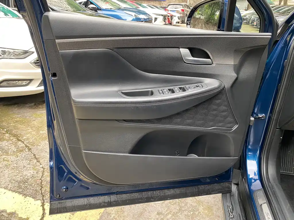 Hyundai Santa Fe — миниатюра 8