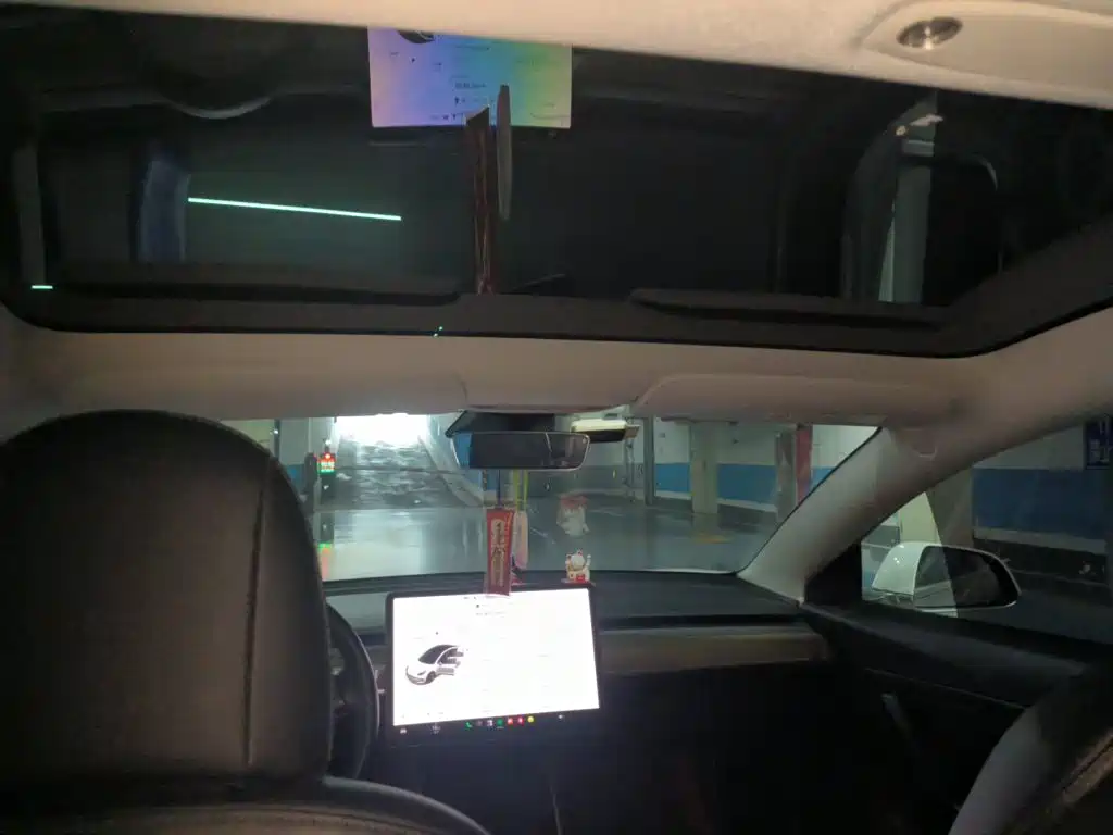 Tesla Model 3 — миниатюра 19