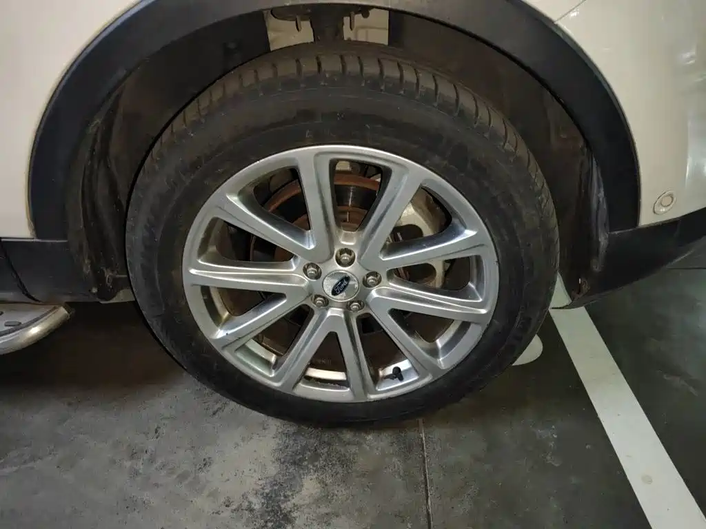 Ford Explorer (Import) — миниатюра 8