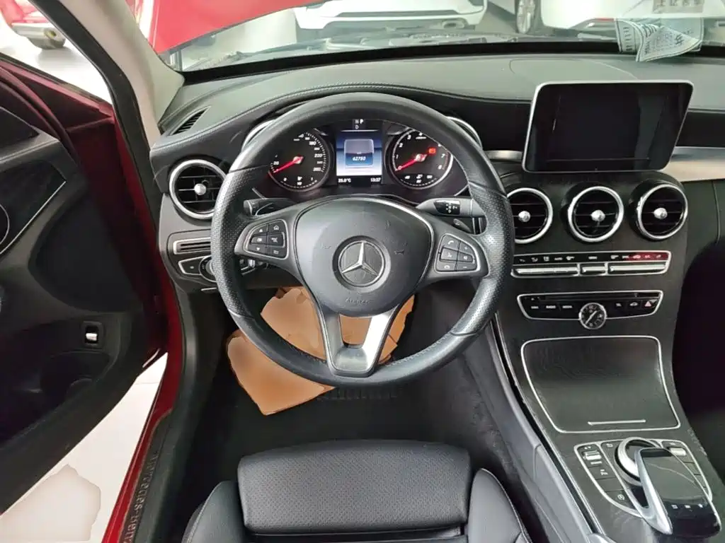 Mercedes-Benz C-Class — миниатюра 11