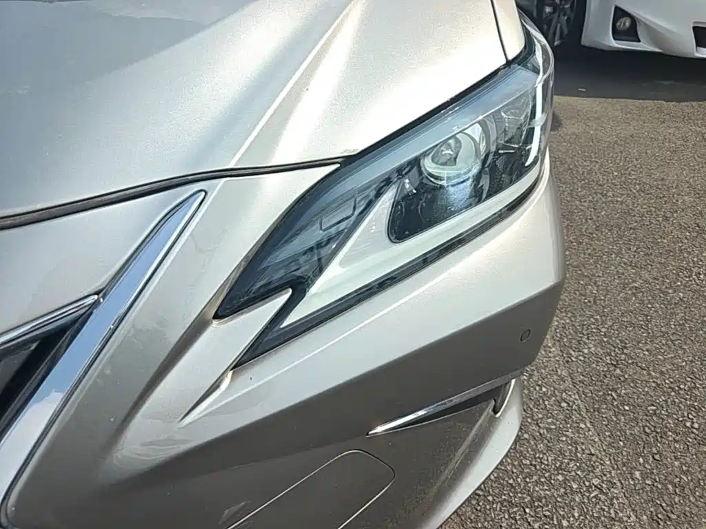Lexus ES — миниатюра 24