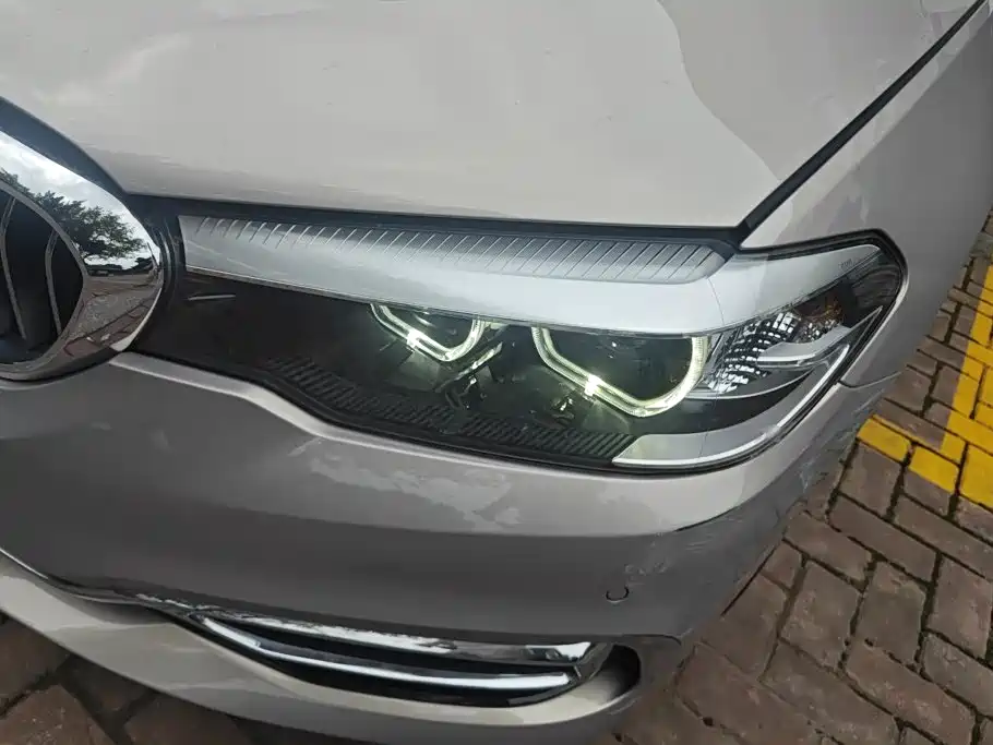BMW 5 Series — миниатюра 5