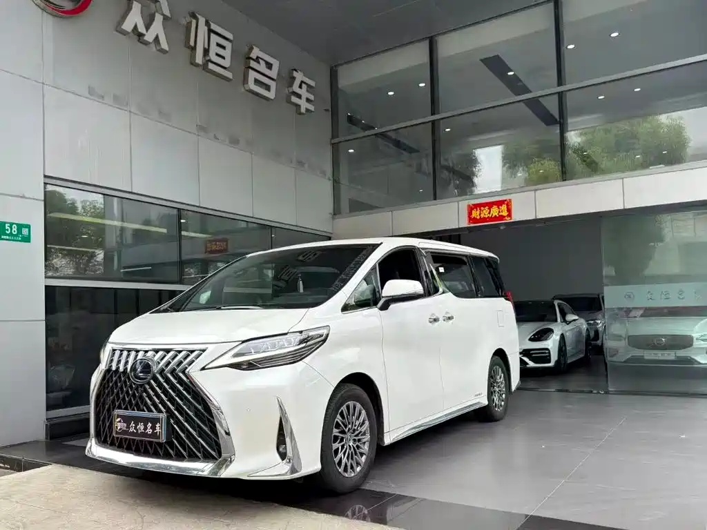 Lexus LM 2022
