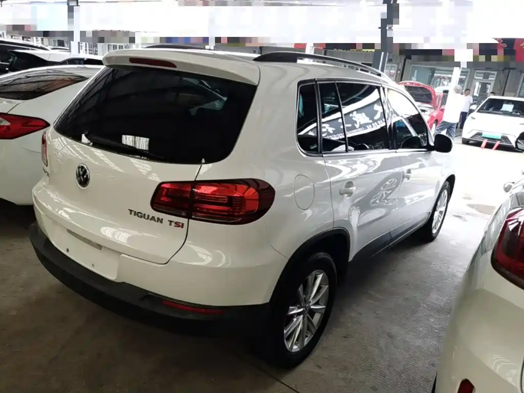 Volkswagen Tiguan 2015 1.8TSI AT Comfort