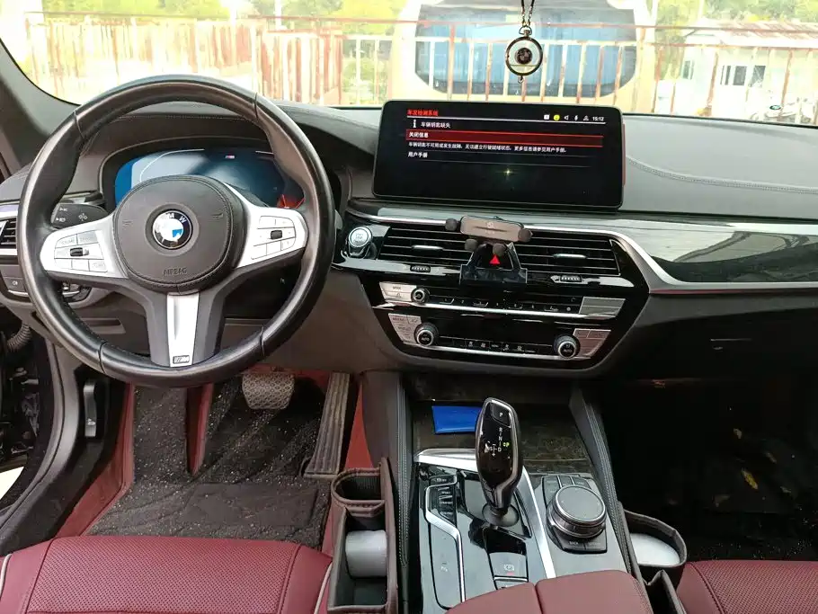 BMW 5 Series — миниатюра 12