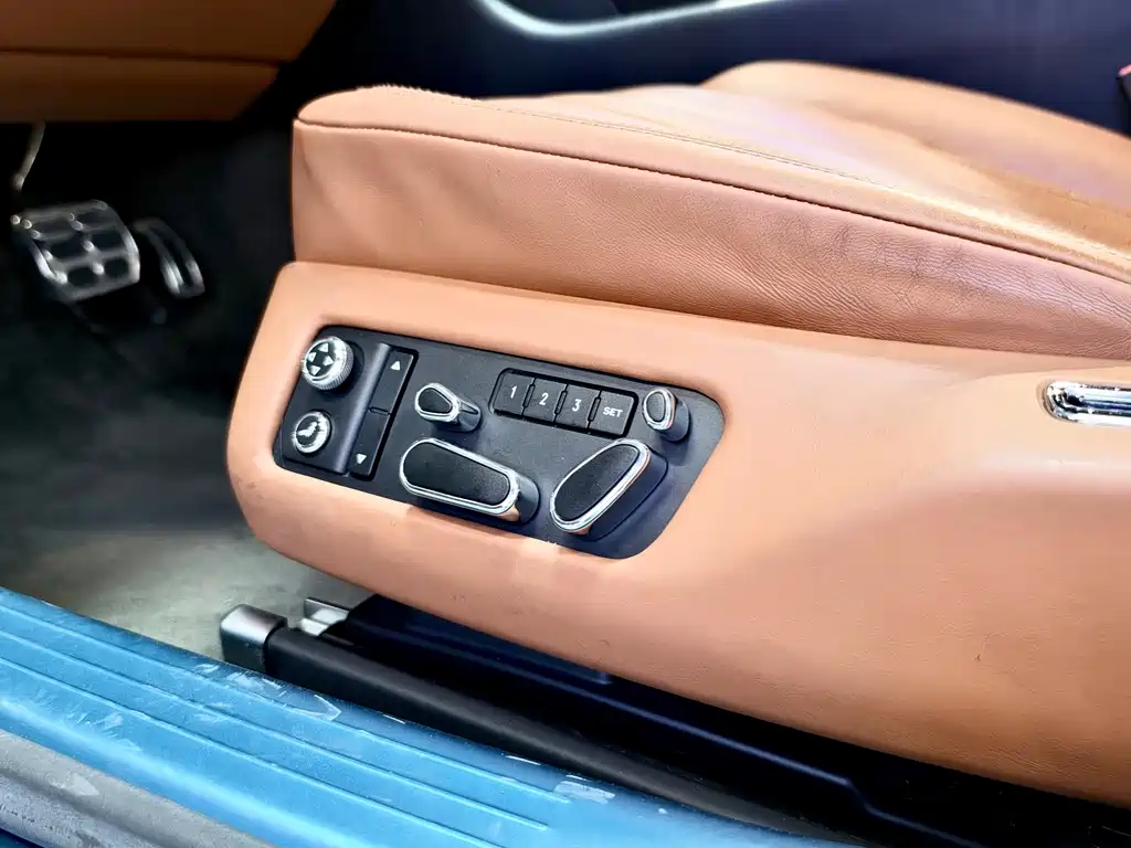 Bentley Flying Spur — миниатюра 15